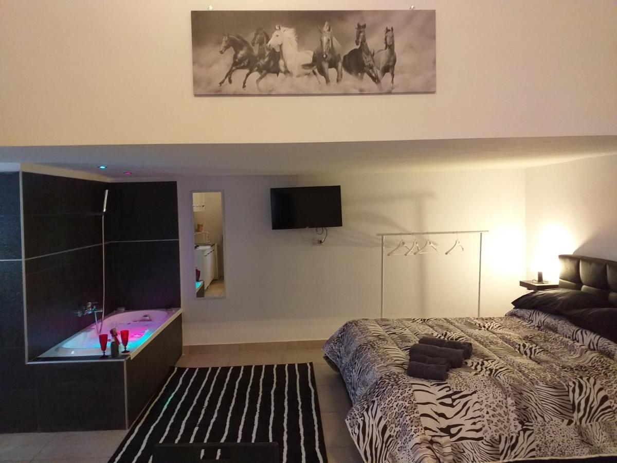 Apartament Casa Del Caravaggio Neapol Zewnętrze zdjęcie